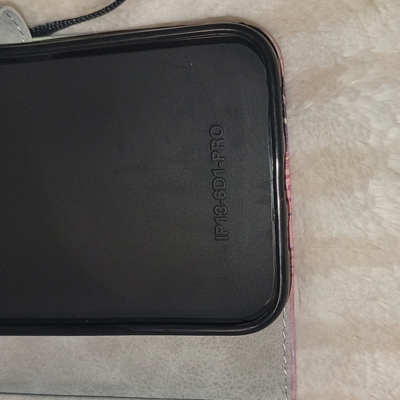 Phone case - Picture 6 of 6